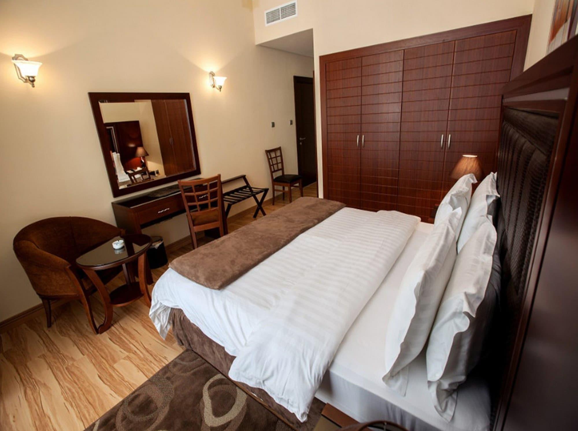 Xclusive Maples Aparthotel