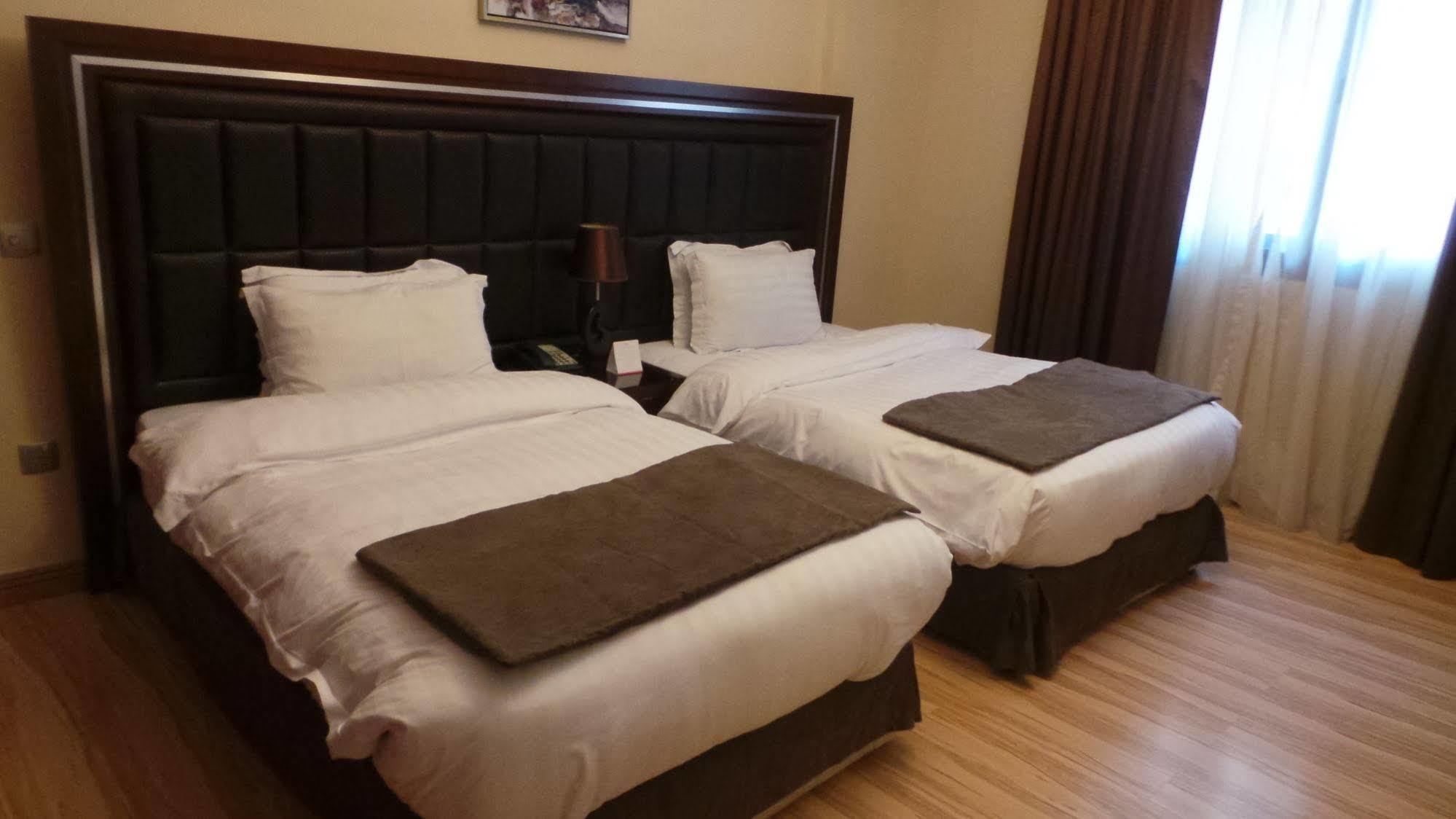 Xclusive Maples Aparthotel Dubai